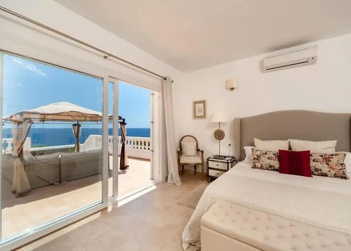 Holiday home Es Macar, Heated Pool & Sea Views