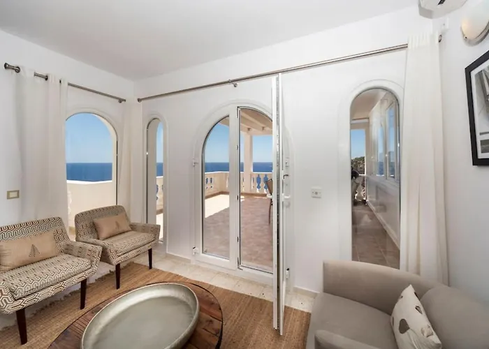 Es Macar, Heated Pool & Sea Views Holiday home Es Canutells