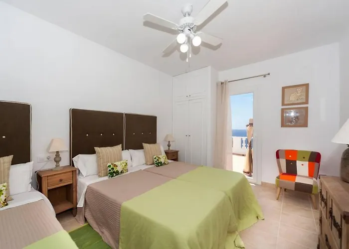 Es Macar, Heated Pool & Sea Views Tatil Evi *